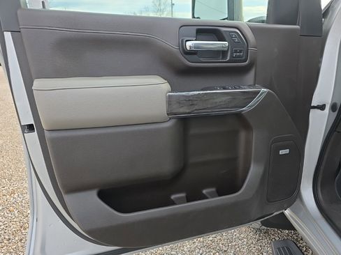 Used 2021 Chevrolet Silverado 2500 LTZ w/ LTZ Premium Package image 12