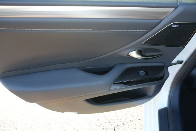 Used 2024 Lexus ES 350 F Sport w/ Accessory Package (Z2) FWD image 17