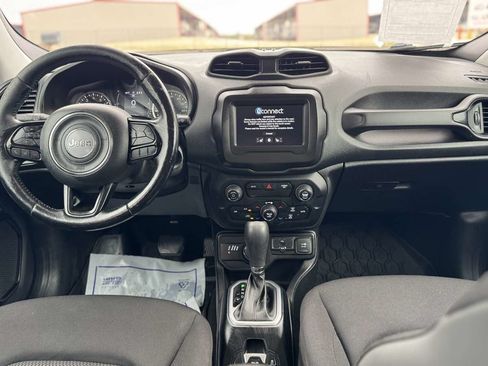 Used 2019 Jeep Renegade Altitude w/ Quick Order Package 2XM AWD/4WD image 16