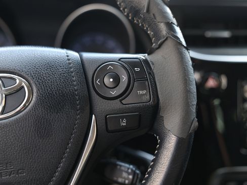 Used 2017 Toyota Corolla iM image 31