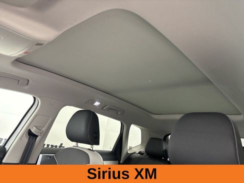 Used 2025 Volkswagen Taos SE w/ Panoramic Sunroof Package AWD/4WD image 12