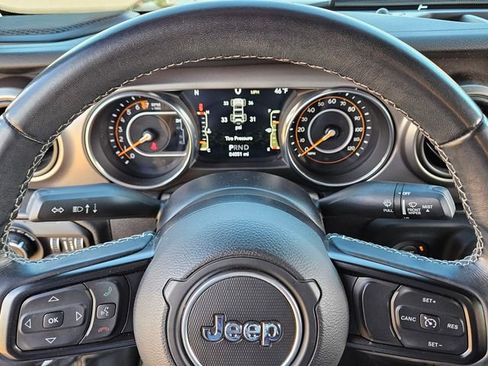 Used 2020 Jeep Wrangler Unlimited Sport image 21