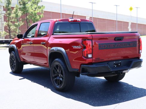 Used 2025 Chevrolet Colorado Trail Boss AWD/4WD image 7