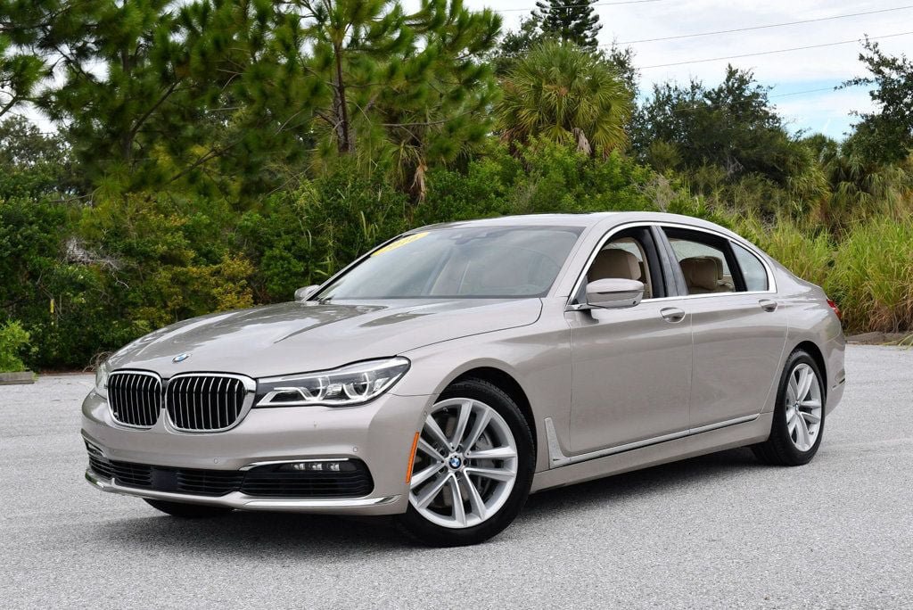 Used 2016 BMW 750i xDrive AWD/4WD image 25