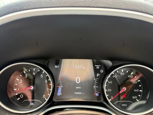 Used 2018 Jeep Compass Latitude w/ Popular Equipment Group AWD/4WD image 11