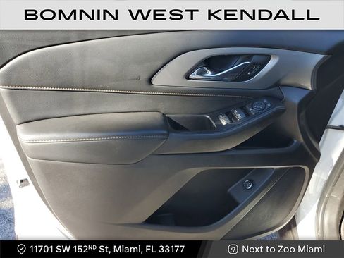 Used 2021 Chevrolet Traverse LT image 23