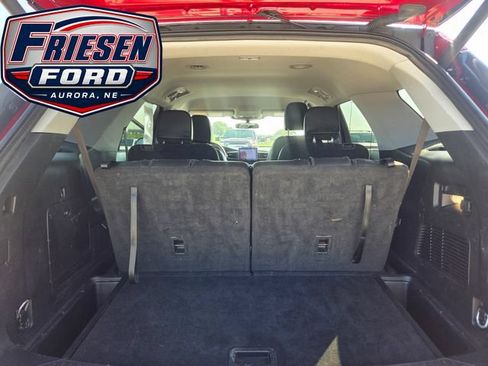 Used 2024 Ford Explorer XLT w/ Equipment Group 202A AWD/4WD image 25