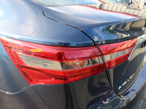 Used 2016 Toyota Avalon XLE Premium image 10