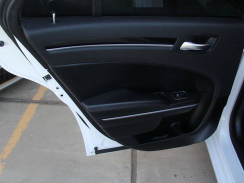 Used 2023 Chrysler 300 Touring w/ Sport Appearance Package RWD image 24