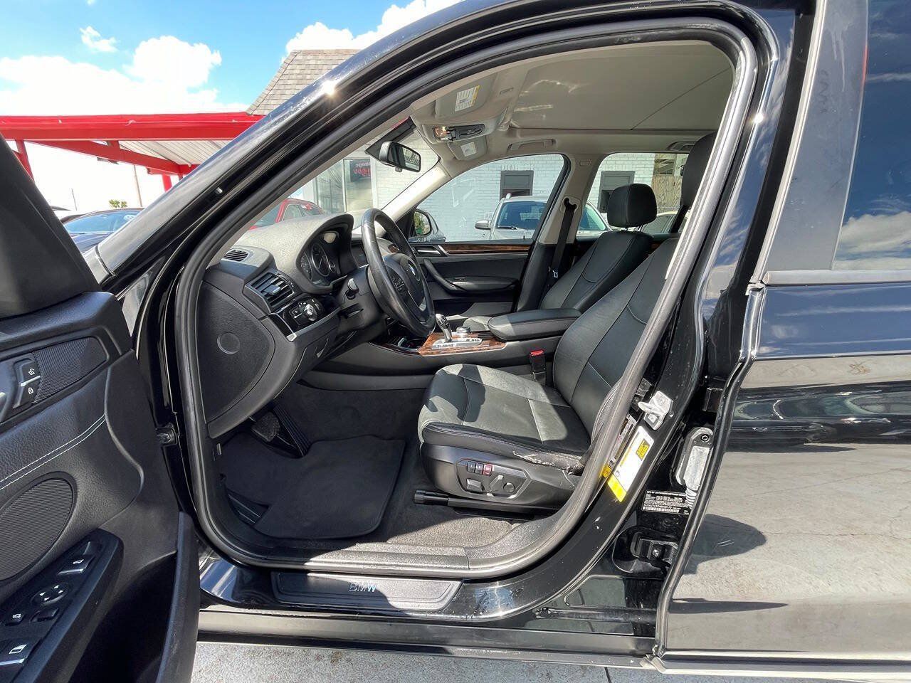 Used 2017 BMW X3 sDrive28i RWD image 12