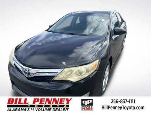 Used 2014 Toyota Camry SE image 1