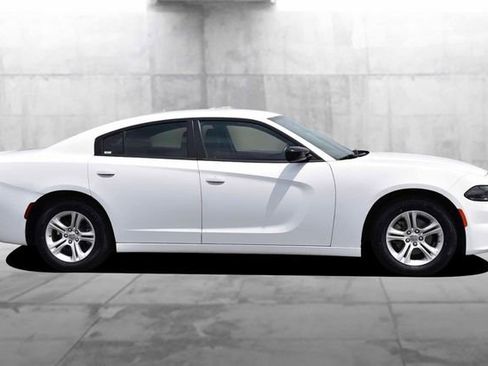 Used 2023 Dodge Charger SXT RWD image 5