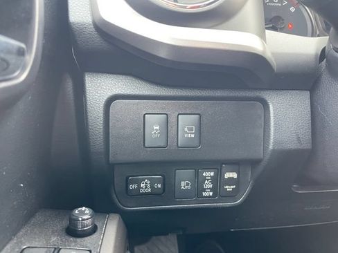 Used 2021 Toyota Tacoma Limited AWD/4WD image 27