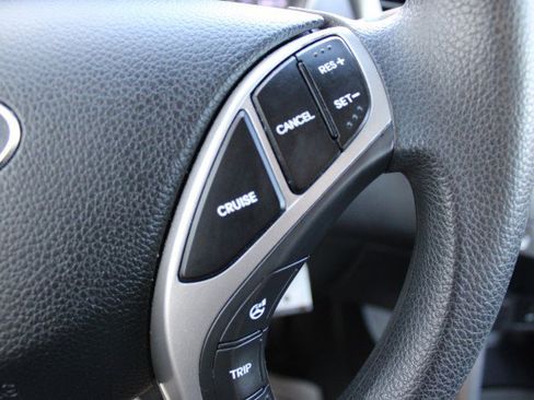 Used 2016 Hyundai Elantra GT FWD image 20