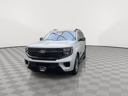Certified 2025 Ford Expedition Active AWD/4WD image 43