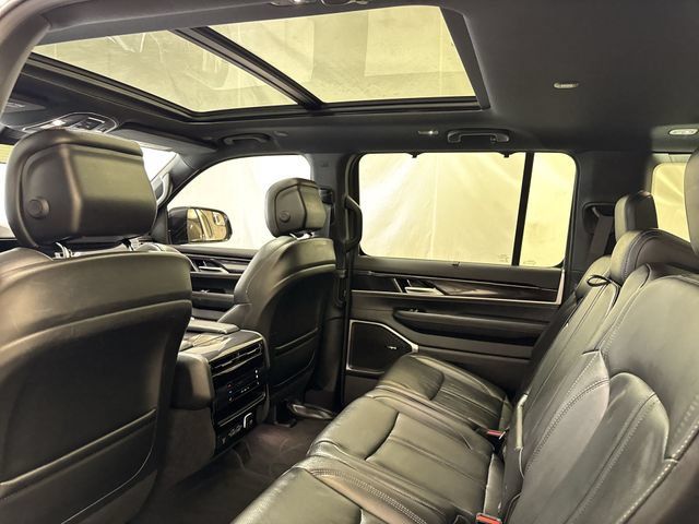 Used 2023 Jeep Wagoneer 4WD w/ Premium Group I image 14