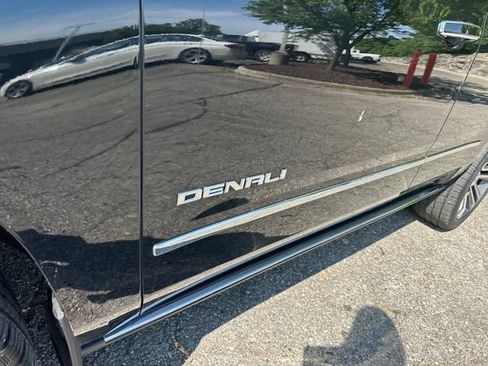 Used 2018 GMC Yukon Denali w/ Denali Ultimate Package AWD/4WD image 20