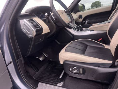 Used 2019 Land Rover Range Rover Sport HSE Dynamic image 3