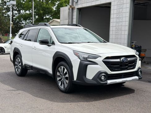 Used 2023 Subaru Outback Limited AWD/4WD image 7