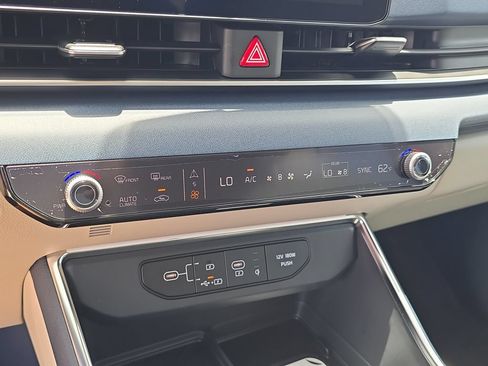 New 2026 Kia Carnival EX FWD image 26
