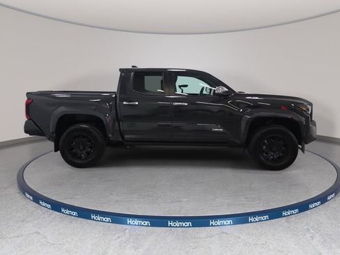 Certified 2025 Toyota Tacoma Limited AWD/4WD image 4