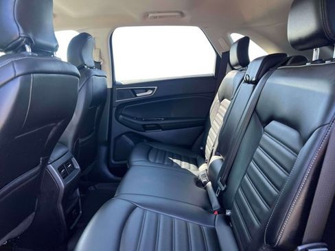 Used 2019 Ford Edge SEL w/ Equipment Group 201A AWD/4WD image 16