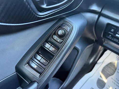 Used 2018 Subaru Crosstrek 2.0i Premium w/ Eyesight System image 20