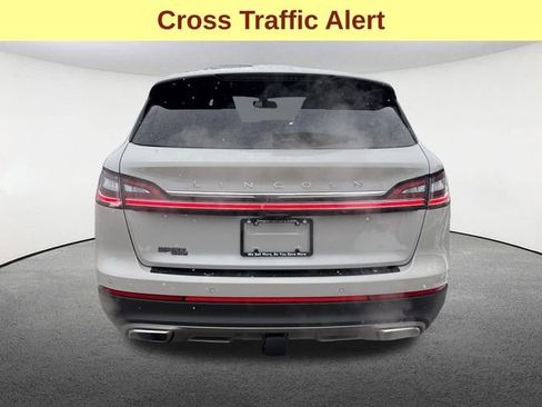 Used 2022 Lincoln Nautilus Reserve w/ Equipment Group 201A image 12