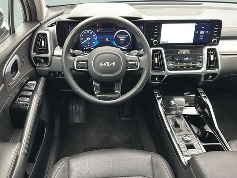 Used 2023 Kia Sorento SX AWD/4WD image 11