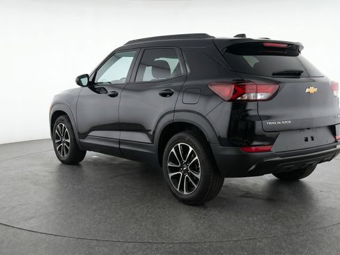 Used 2025 Chevrolet TrailBlazer LT FWD image 6