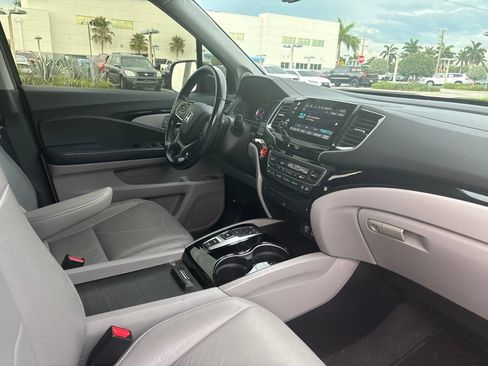 Used 2020 Honda Pilot Touring image 5