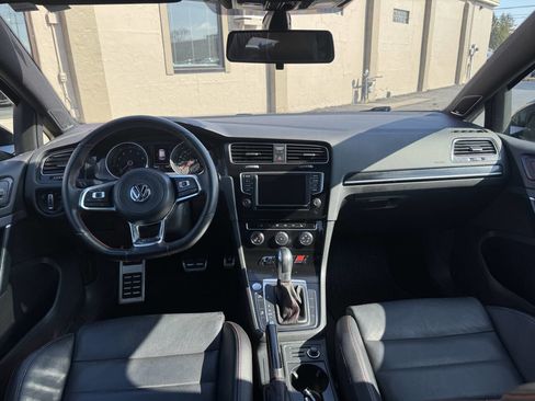 Used 2017 Volkswagen GTI Autobahn image 11
