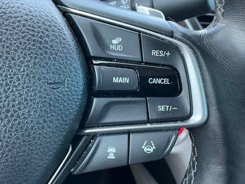 Used 2018 Honda Accord Touring image 14