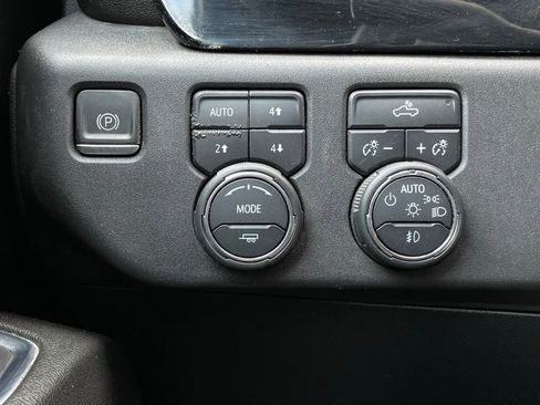 Used 2024 Chevrolet Silverado 1500 LT Trail Boss w/ Protection Package image 13