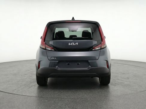 Used 2025 Kia Soul LX w/ LX Technology Package FWD image 7