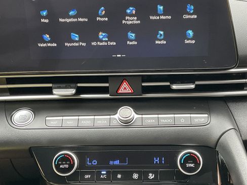 Used 2023 Hyundai Elantra SEL w/ Convenience Package FWD image 15