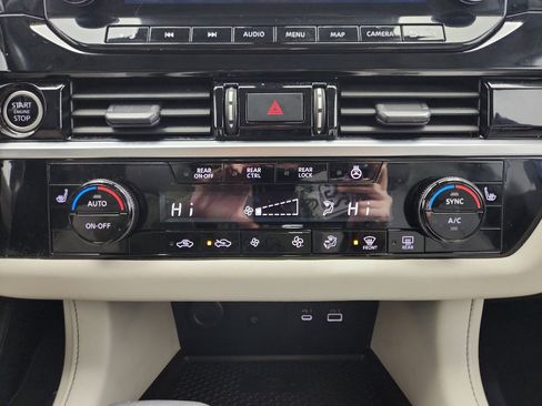 Used 2023 Nissan Pathfinder SL w/ SL Premium Package image 22