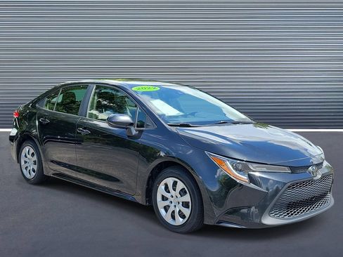 Used 2022 Toyota Corolla LE FWD image 2