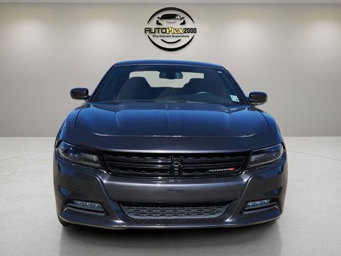 Used 2018 Dodge Charger SXT Plus image 2