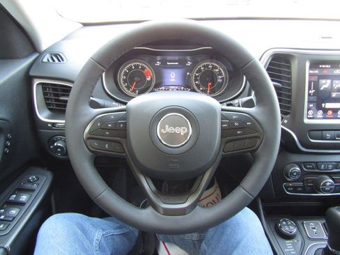 Used 2022 Jeep Cherokee Trailhawk w/ Premium Leather Package image 25