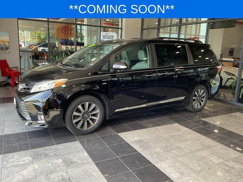 Used 2018 Toyota Sienna Limited Premium AWD/4WD image 3