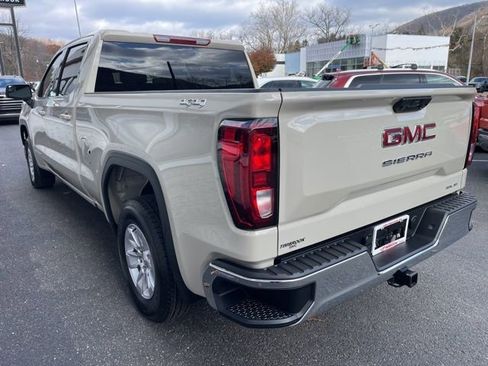 New 2026 GMC Sierra 1500 SLE image 16