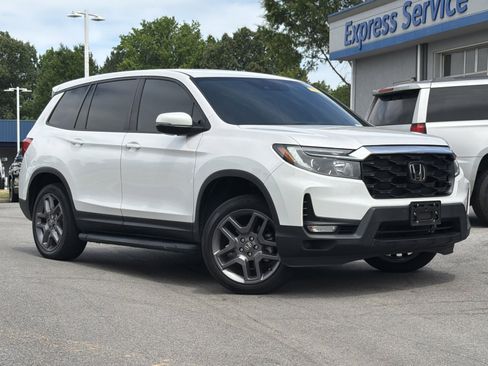 Used 2023 Honda Passport EX-L image 2