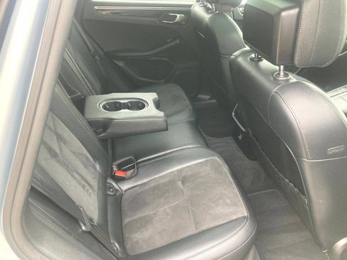 Used 2017 Porsche Macan AWD/4WD image 13