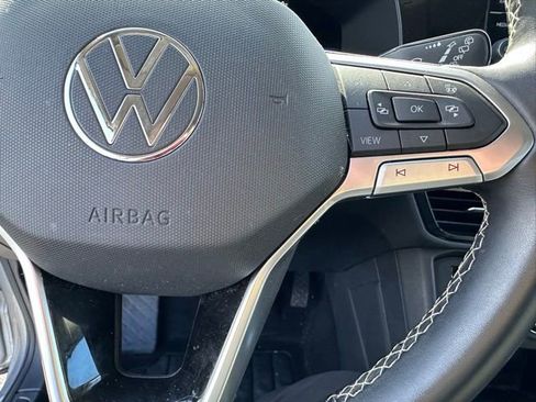 Used 2022 Volkswagen Taos SE image 19