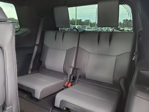 Used 2024 Lexus GX 550 w/ Accessory Package (31) AWD/4WD image 15