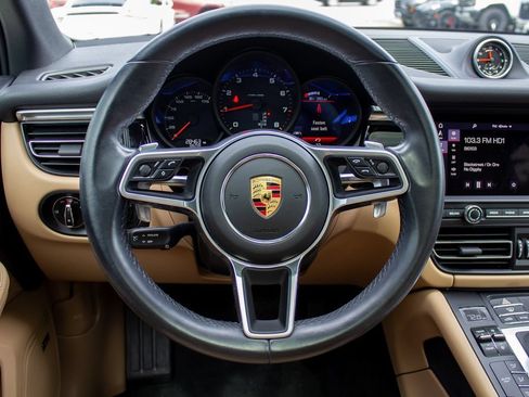 Used 2020 Porsche Macan AWD/4WD image 14