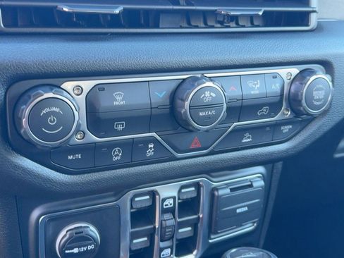 New 2026 Jeep Gladiator Sport image 25