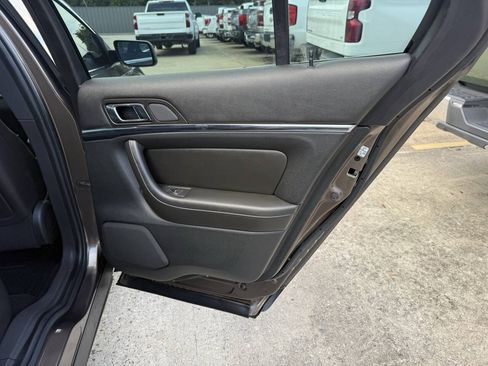 Used 2016 Lincoln MKS FWD image 16