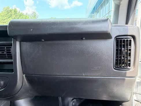 Used 2023 GMC Savana 2500 w/ Driver Convenience Package RWD image 19
